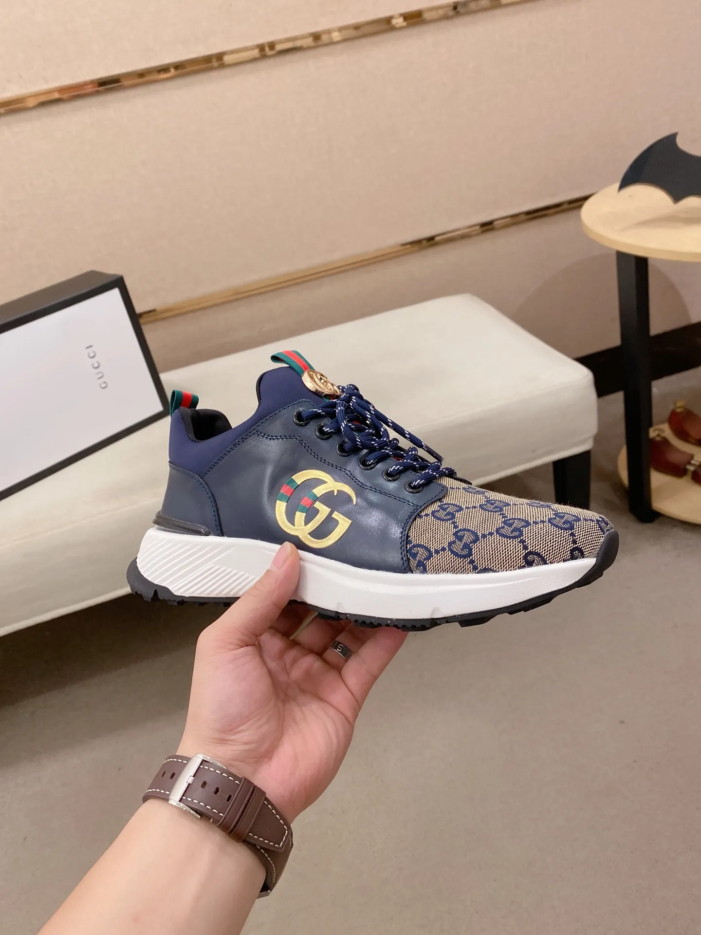 Men's clothing and shoes💰:462💰 (GUCCI) The latest model from the official website🎁🎁Casual and fashionable men's shoes👟, hot style💥The version is simple and elegant, exclusive for trendy men. The unique latest brand elements from the official website👑Original Gucci decoration, fashionable and generous, the fabric is original cowhide ✅Mesh breathable lining, the official website specifies wear-resistant casual outsole, the classic model is taken in kind at the counter🎬38-44 (can be customized for 45 non-refundable)